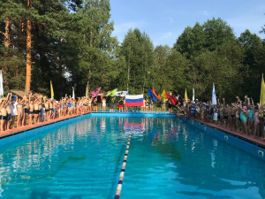 Соревнования по плаванию в лагере 